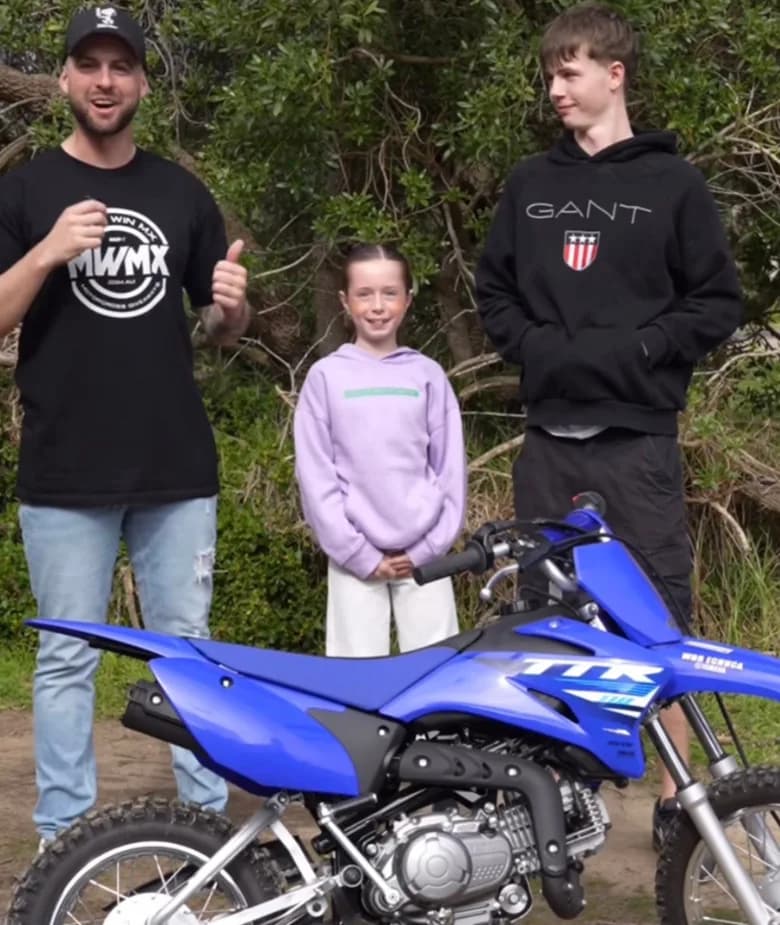 Kale handing over a TTR110