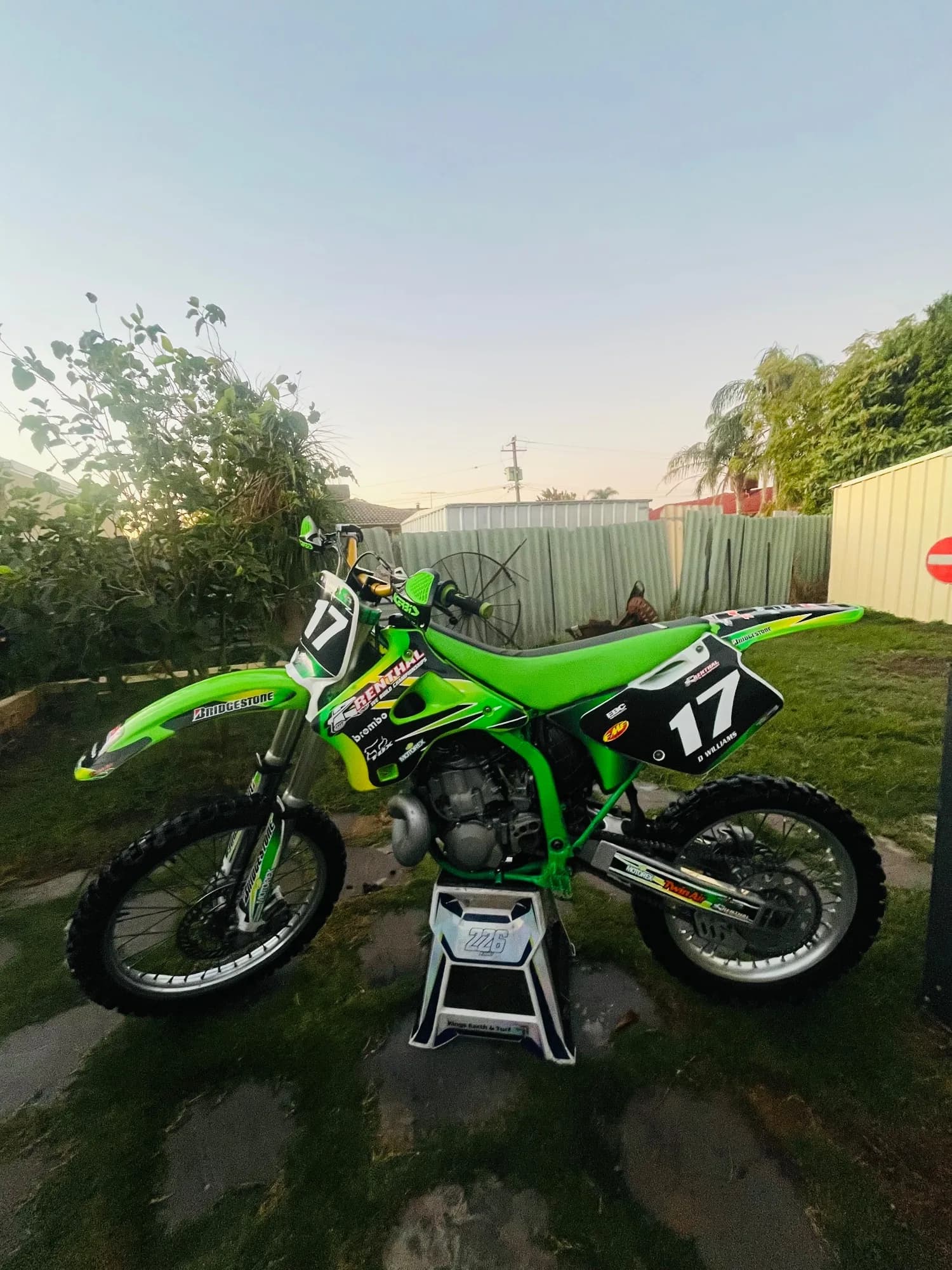 1998 Kawasaki KX250 (2T) — photo 1 of 4